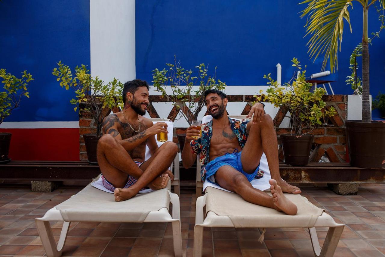 La Iguana Vallarta Lgbt Adults Only - Romantic Zone - Party Clubbing Street プエルトバラータ エクステリア 写真