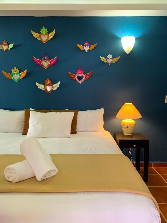 La Iguana Vallarta Lgbt Adults Only - Romantic Zone - Party Clubbing Street プエルトバラータ エクステリア 写真