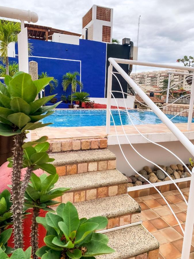 La Iguana Vallarta Lgbt Adults Only - Romantic Zone - Party Clubbing Street プエルトバラータ エクステリア 写真