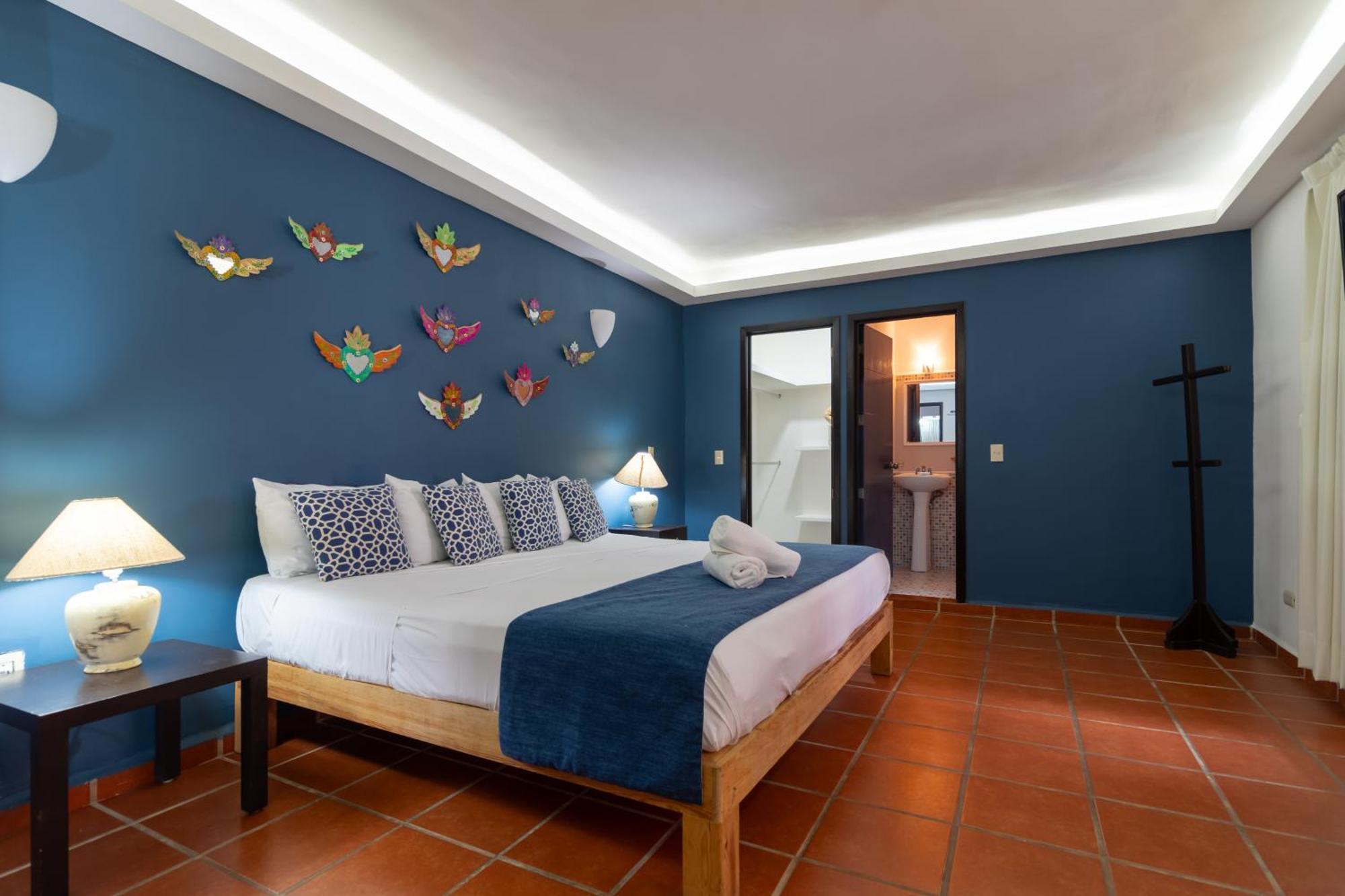 La Iguana Vallarta Lgbt Adults Only - Romantic Zone - Party Clubbing Street プエルトバラータ エクステリア 写真