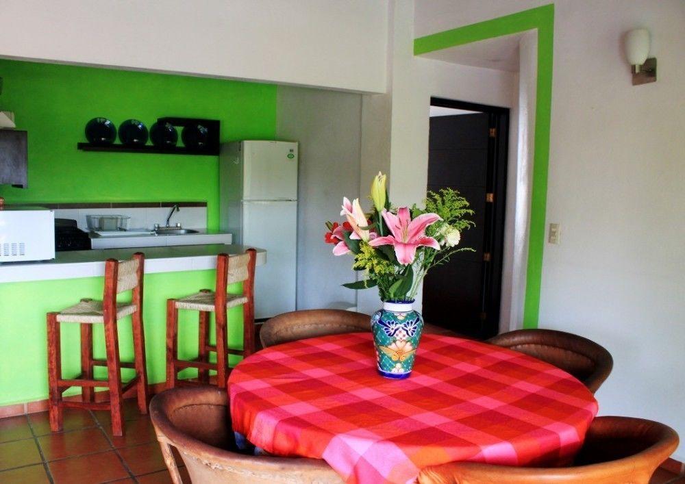 La Iguana Vallarta Lgbt Adults Only - Romantic Zone - Party Clubbing Street プエルトバラータ エクステリア 写真